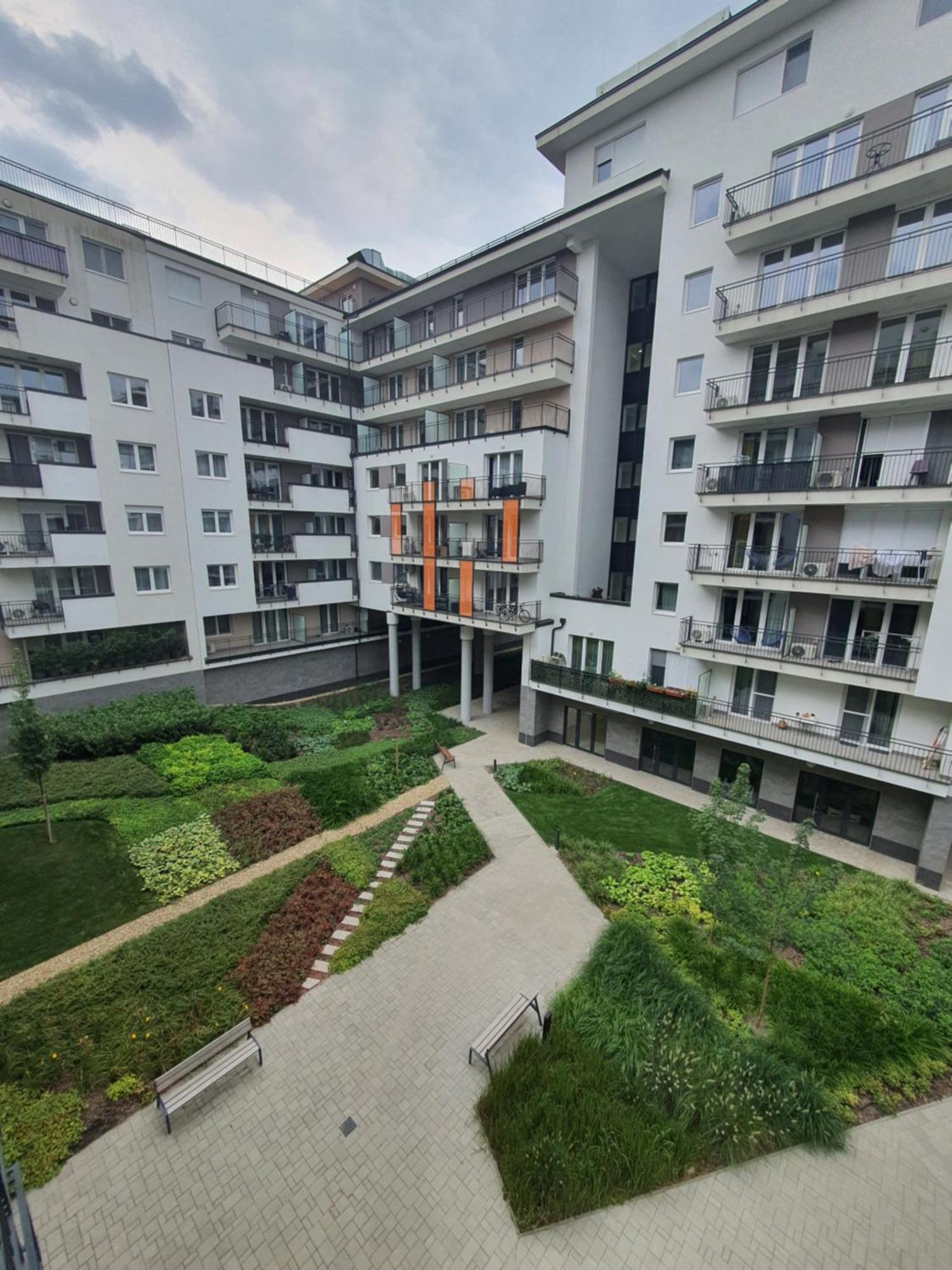 Park West Apartment - Free Parking ブダペスト エクステリア 写真