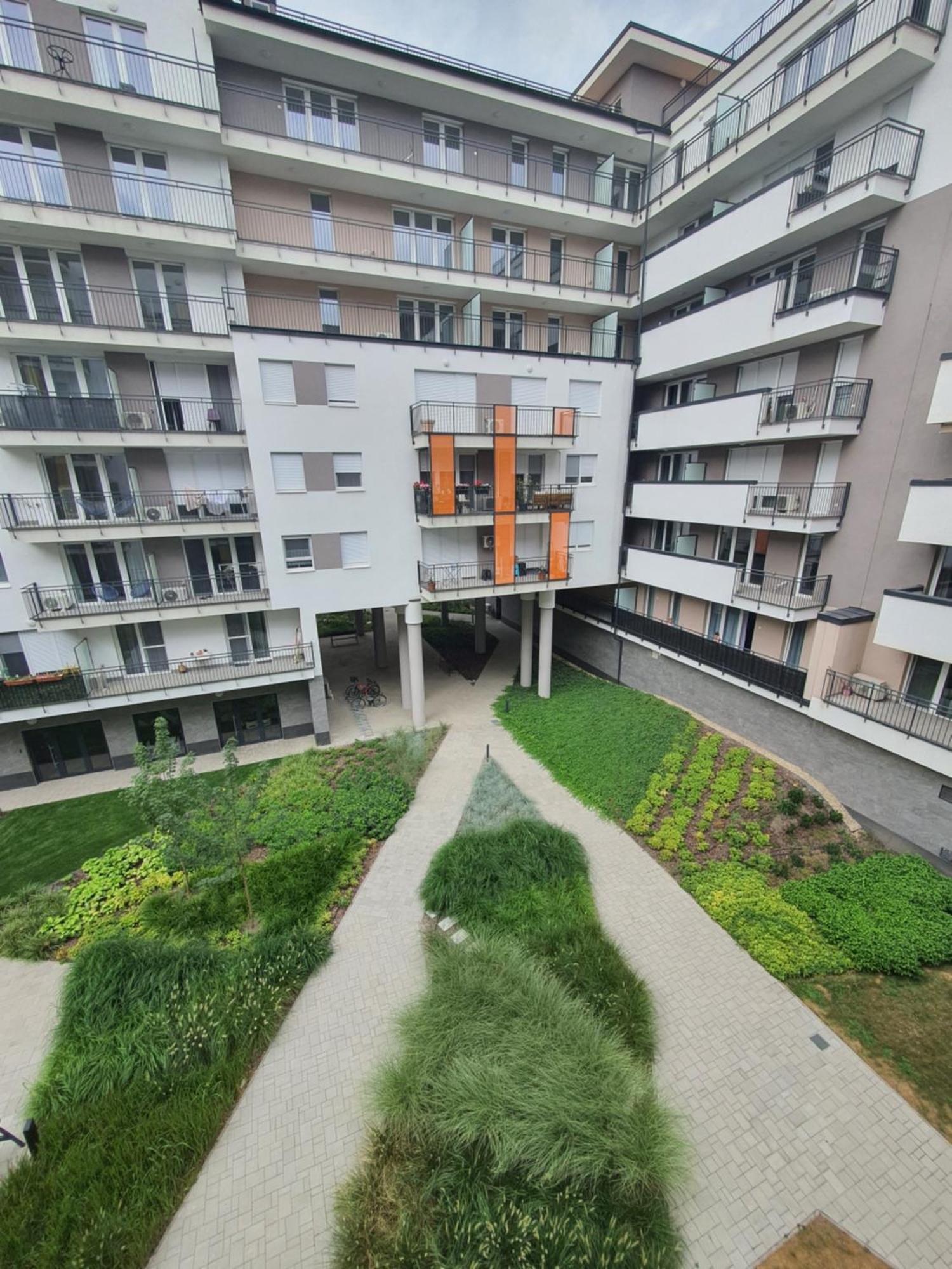 Park West Apartment - Free Parking ブダペスト エクステリア 写真